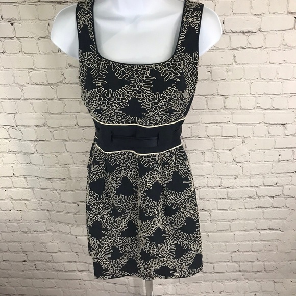 French Connection Dresses & Skirts - French Connection Sheath  Printed Tied Waist Dress